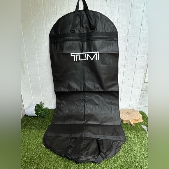 Tumi Travel Garment Bag black suits and dresses, during travel NEW 52” long 23” - Picture 1 of 14